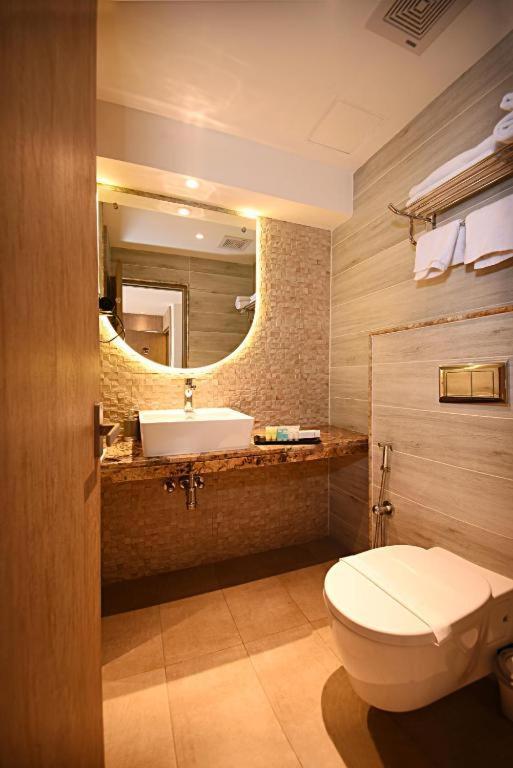 Hotel Tulip Near Delhi Airport New Delhi Exterior photo