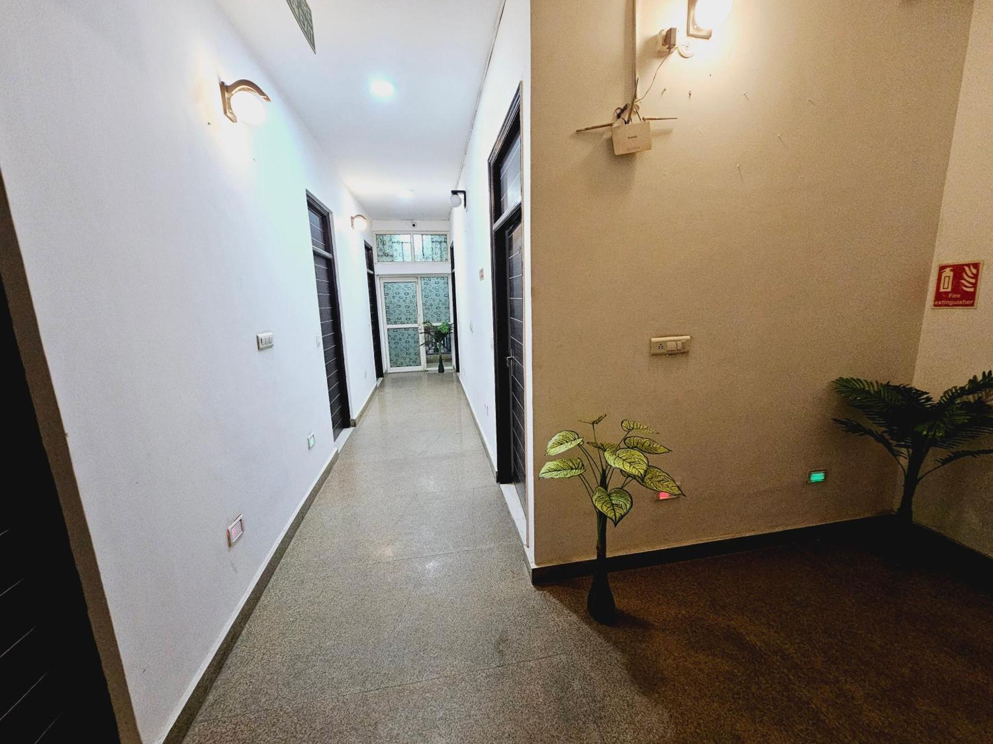 Hotel Tulip Near Delhi Airport New Delhi Exterior photo