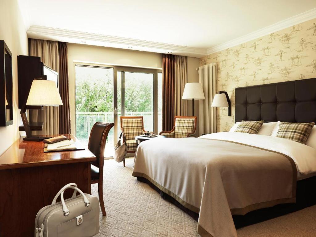 Hotel Tulip Near Delhi Airport New Delhi Exterior photo