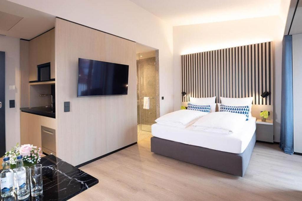 Hotel Tulip Near Delhi Airport New Delhi Exterior photo