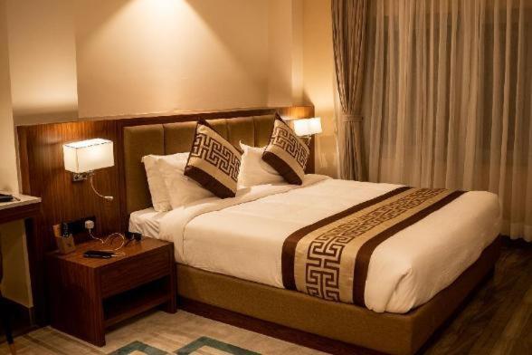 Hotel Tulip Near Delhi Airport New Delhi Exterior photo